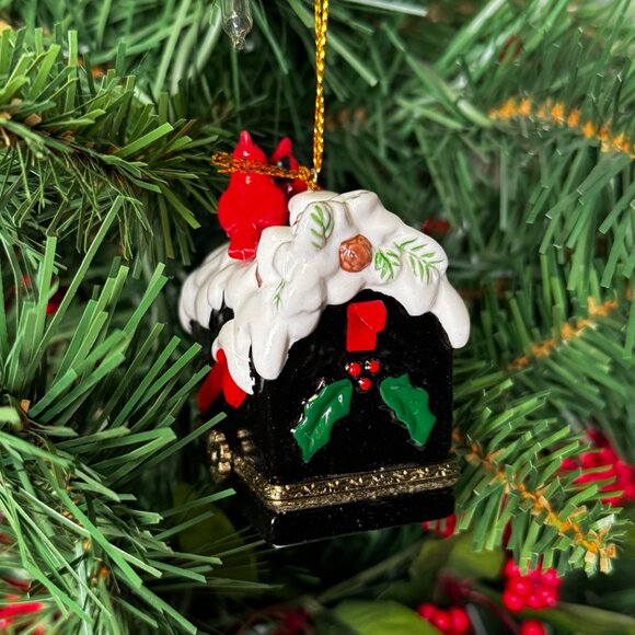 Cardinal Mailbox Porcelain Hinged Surprise Gift Trinket Box Christmas Ornament - Picture 6 of 6